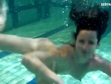 Fancy woman's underwater porn