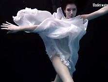 Andrejka Demonstrating Sexy Body In Artistic Underwater Photoshoot