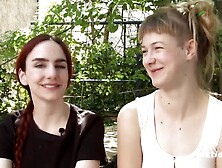 Ersties: Heiße BDSM-Session – geile Girls spielen mit Strap-On