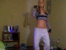 Incredible Twerk Cam Dance Clip