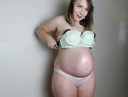 Trying on Clothes that are too Small for my Pregnant Body