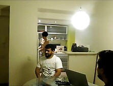 LA MAMA DE MI AMIGO VA AL SUPERMERCADO Y SE COJE a DOS TIPOS CUALQUIERA