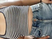 Novinha linda ficou pelada e bateu siririca