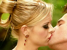 Sexy Pornstar Syvette Wimberly Gets Fucked Outdoors