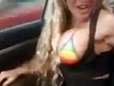 Renata Fan Sensualizando No Carro De Luxo