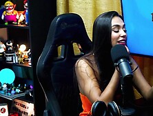 A Carioca amou o Pau do apresentador do Podcast,  queria colocar o plug no cuzinho - Pápum no Barraco