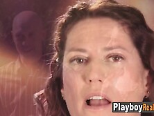 Swinger amateur babe kisses a blonde sexy lady for the first time.