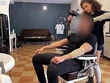 SBORRATA IN GOLA DAL BARBIERE, sono saltata sopra il suo cazzo