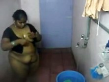 desi- south indian aunty bathing