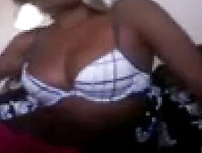 Petite blackette antillaise s'hexibe