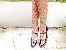 Skin Diamond sucks off some angry white boys