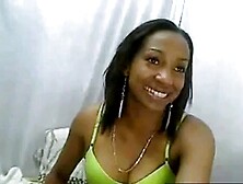 Ebony Plays With Dildo On Webcam
