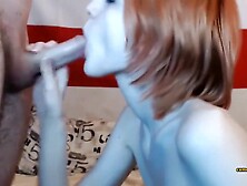 Rothaariger Polin Vor Der Webcam Das Gesicht Besamt