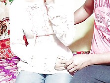 Desi ladaki gav se akar apane yaar ke sath chud gahi