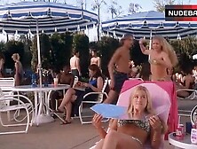 Jennifer Elise Cox Sexy In Bikini – A Very Brady Sequel