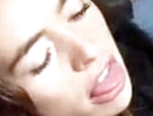 2 amatrice s'exhibe et suce au bois