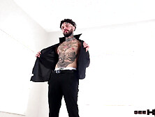 Bts : Les Pieds De Tommy, Tatoué Et Bien Membré, Se Font Lécher Par La Milf Sandy Love !