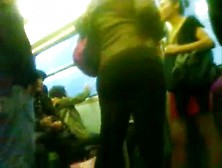 Grabandole El Culo En El Metro