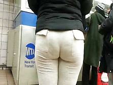 Candid big beautiful woman wazoo in sweats of NYC