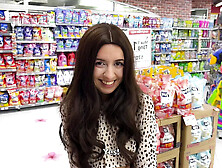 Katty West Removes Condom & Gets Creampie by Fan - Rough Outdoor Sex