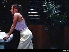 Redhead Cum Doxy Angel Destroyed by Xxxl Futanari Horsecock - Outdoor Oral-job Transgender Surprise