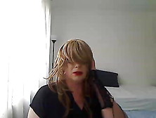 Horny Milf Tranny In Front Of The Webcam Plays With A Vibrator Simulating Blowjob