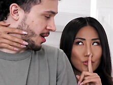 Gorgeous Lulu Chu & Jennie Rose having fun during a threesome