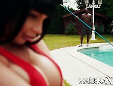 MARISKAX Valentina Ricci Butt Hammered by the Pool Dude