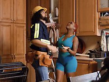 Сочную грудастую негритянку прожарил мужик