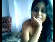 Sexy Tamil Girlfriend Kavitha with bf on Webcam meet