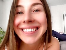 Watch bewitching DeLuXeGirL's clip