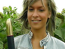 Skinny tanned babe fuck with a gold dildo