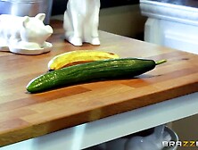 Kinky blonde woman gets penetrated