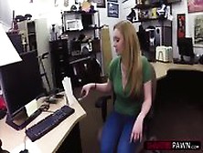 Charming Woman Selling An Xbox Console From Her Bf Gets Fucked