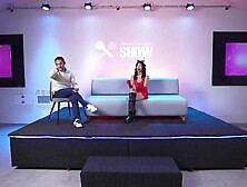 I'm filled with milk!! SaraTaylor in a bizarre Doble penetration with a double cum on her face