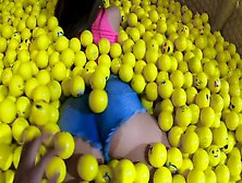 Beautiful Big Ass Teen Backs It Up On A Stud