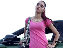 Ella Quería Probar Una Gran Polla Negra...  ¡Y Le Traemos La Más Gruesa!