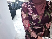 Hijab hotwife cheating with the handyman