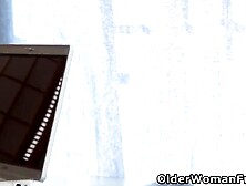 Large bottomed mother i'd like to fuck Joclyn gets nasty in nylon