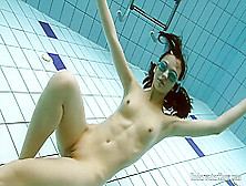 Vera Brass Hot Teen Underwater