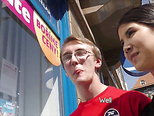 Sex for cash,  ados argent