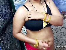 Indian auntie Aishwarya Bhabhi enjoys a relaxing bath