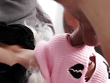 Cette pute se fait attacher et enfoncer une queue dans le bouche !!!