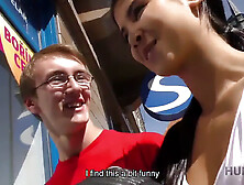 Hunt4k. slim brunette and her skinny boyfriend need currency for vaca