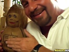 Hunter has an affair with a skinny bartender girl