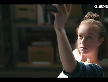 Hannah Einbinder Selfie,  Sexy scene in Hacks (2021)