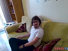 Yorkshire geeks jizzes inside long babes mouth