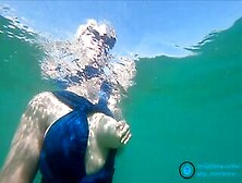 Milfs Underwater Masturbation