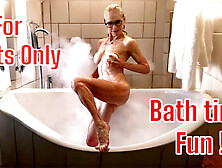 Granny Jacy's Bathtime Fun - Naked Gilf Plays with Vibrator & Explosive Orgasm