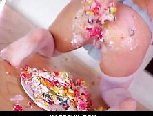 MESSY CAKE SMOOSH - Scarlet Chase